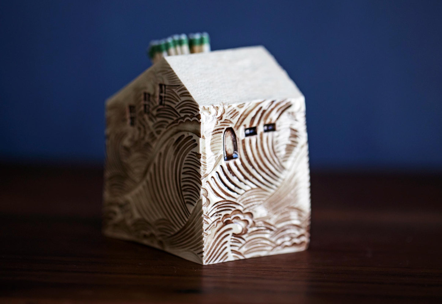 Wave Texture Ceramic House Match Striker with Red Door