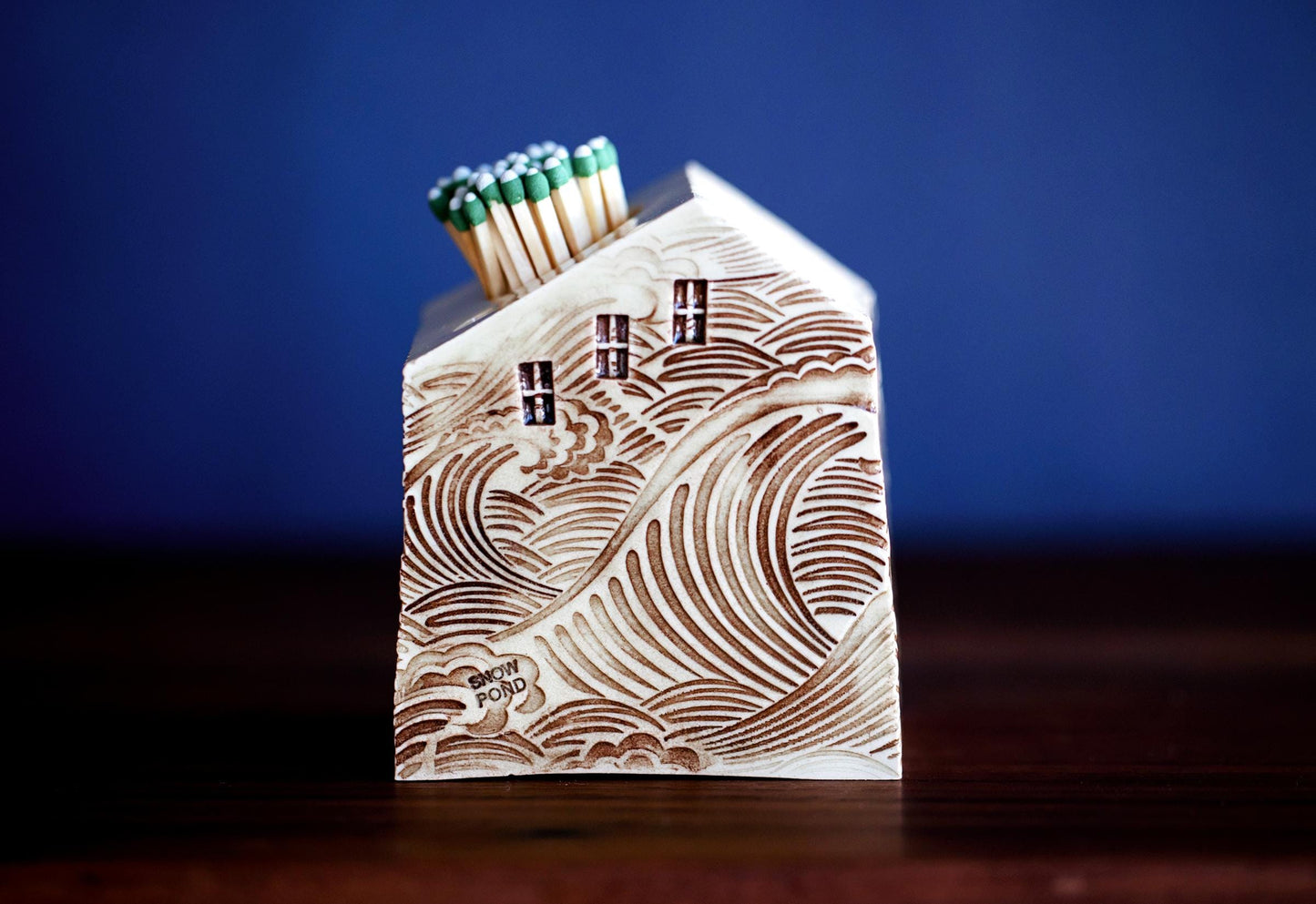 Wave Texture Ceramic House Match Striker with Red Door