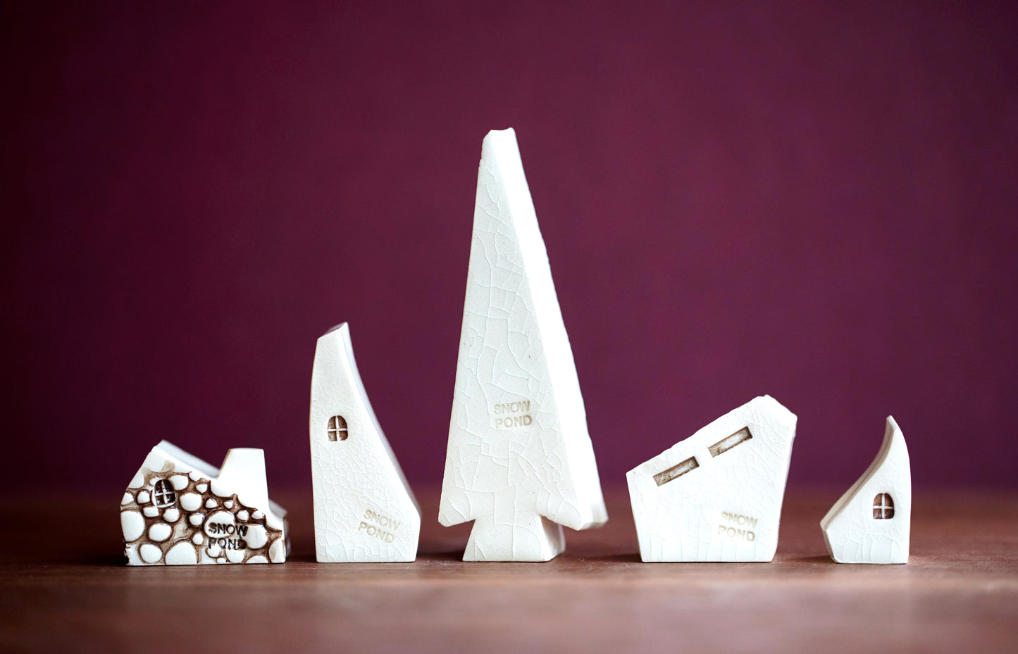Modern Woodland Christmas Village with Ceramic Houses and Tree
