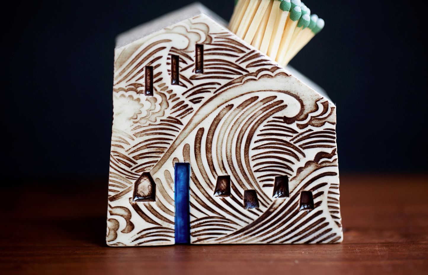 Waves Match Striker with Blue Door and Roof Striking Surface